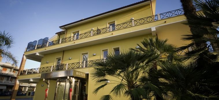 Hotel Villa Tirreno:  TARQUINIA - VITERBE