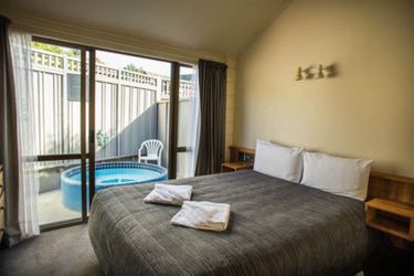 Hotel Bennetts Thermal Pools Motor Inn:  TAURANGA