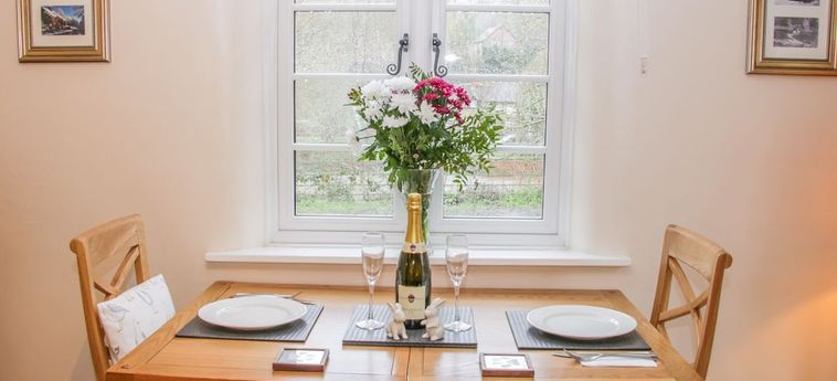 Hotel Tub Boat Cottage Telford : Photo 