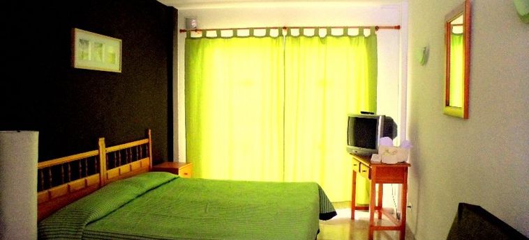 Hotel Apartamentos Comodoro:  TENERIFE - KANARISCHE INSELN