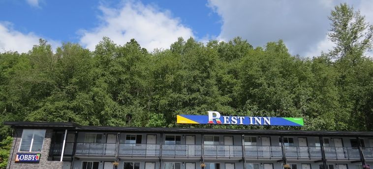 Hotel Rest Inn:  TERRACE