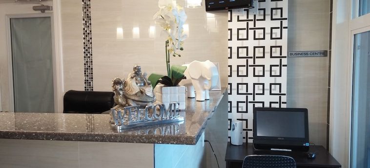 Hotel Rest Inn:  TERRACE