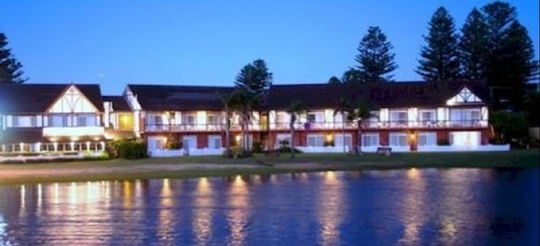 Hotel Clan Lakeside Lodge Terrigal:  TERRIGAL - NEW SOUTH WALES