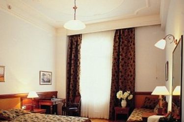 Hotel Minerva Premier:  THESSALONIKI