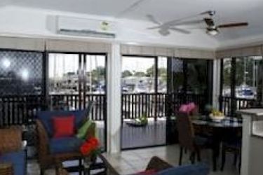 Hotel Tin Can Bay Marina Villas:  TIN CAN BAY - QUEENSLAND