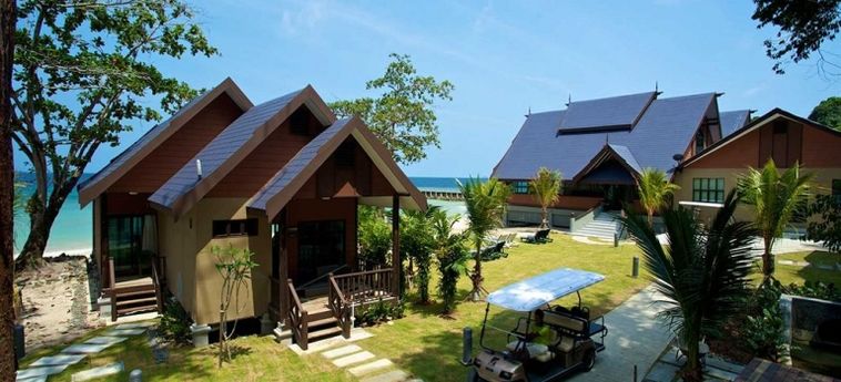 Hotel Tunamaya Beach & Spa Resort:  TIOMAN ISLAND