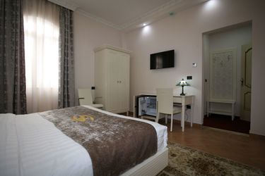 Hotel Boutique Las:  TIRANA