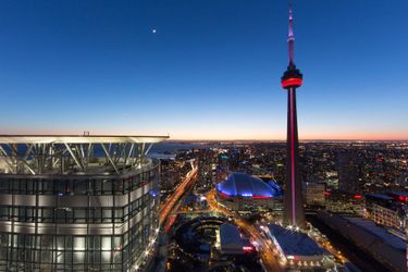 Hotel Views From The Six Toronto: Photo 