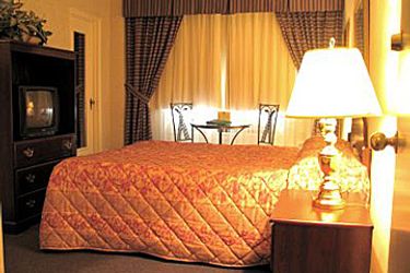 Hotel Glen Grove Suites & Condominium Residences:  TORONTO
