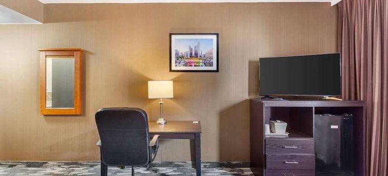 Hotel Quality Inn Toronto Airport:  TORONTO