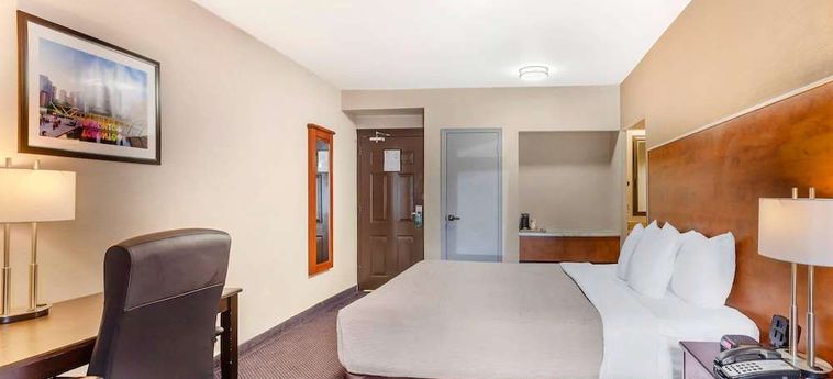 Hotel Quality Inn Toronto Airport:  TORONTO