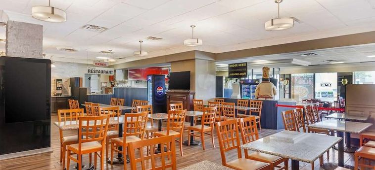 Hotel Quality Inn Toronto Airport:  TORONTO