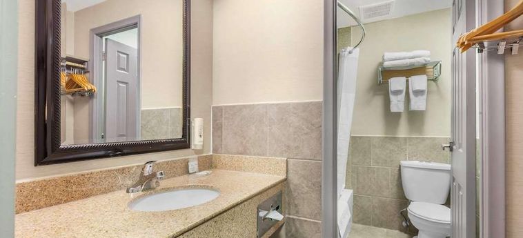 Hotel Quality Inn Toronto Airport:  TORONTO
