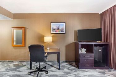 Hotel Quality Inn Toronto Airport:  TORONTO