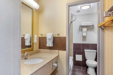 Hotel Quality Inn Toronto Airport:  TORONTO
