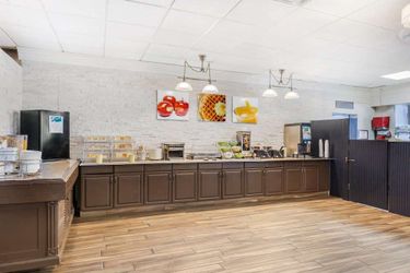 Hotel Quality Inn Toronto Airport:  TORONTO