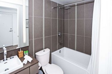 Hotel Velvet Stays – Entertainment District Toronto: Photo 