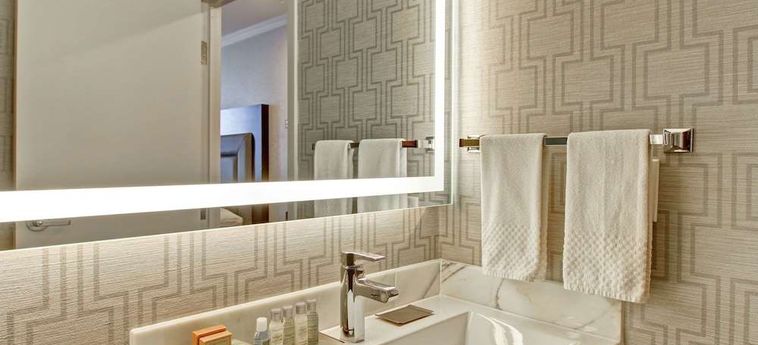 Doubletree By Hilton Hotel Toronto Downtown:  TORONTO