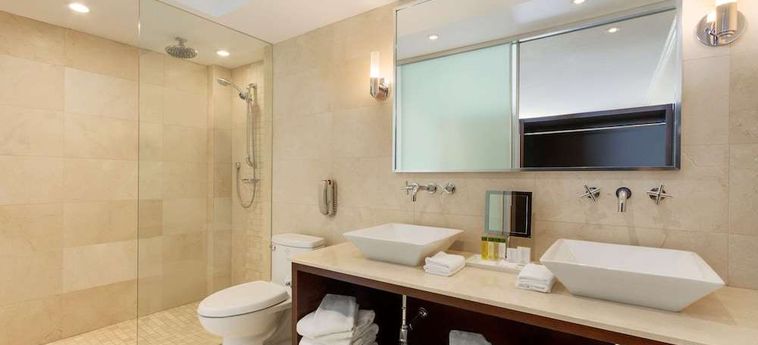 Doubletree By Hilton Hotel Toronto Downtown:  TORONTO