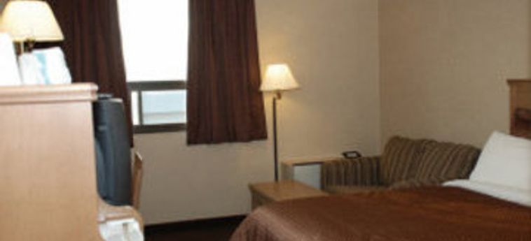 Hotel Deluxe Inn:  TORONTO
