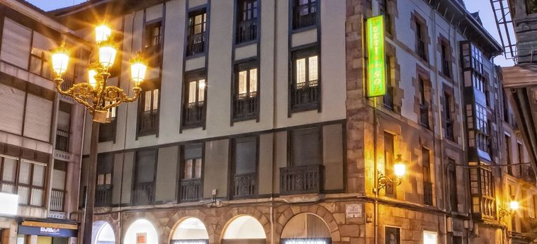 Hotel Hostal Boutique Puerta Del Sol:  TORRELAVEGA