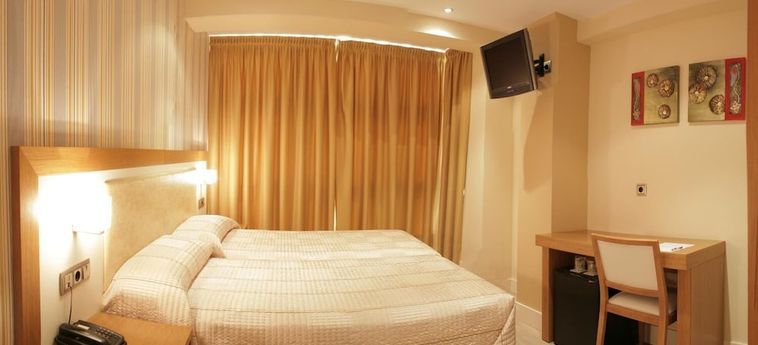Hotel Montedobra:  TORRELAVEGA