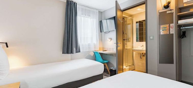 Hotel Kyriad Direct Tours Sud - Chambray Les Tours Tours: Photo 
