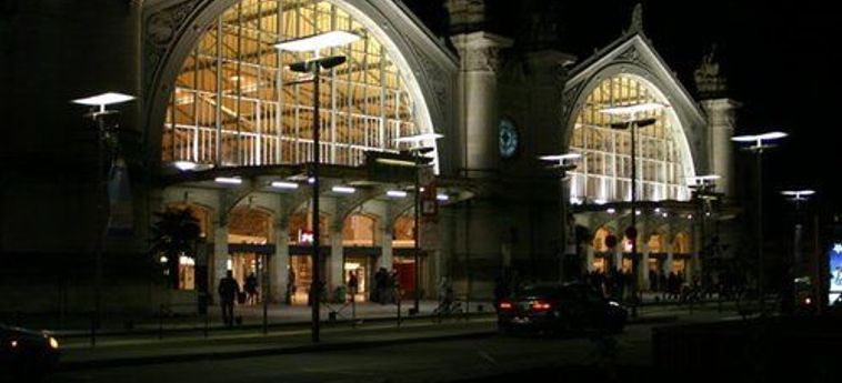 Hotel La Touraine Romantique Gare Cathedrale:  TOURS