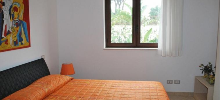 Colonna Rooms & Apartment:  TRANI