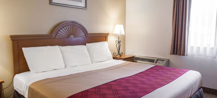 Hotel Econo Lodge Inn & Suites:  TRENTON (NJ)