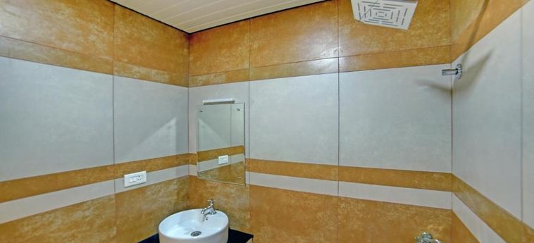 Hotel Treebo Trip Majestic Inn Thampanoor:  TRIVANDRUM