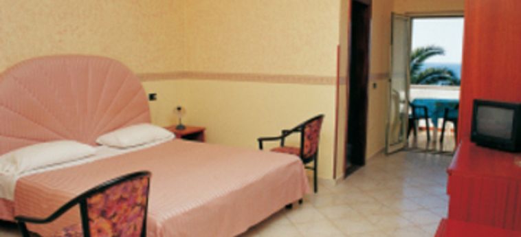 Hotel Terrazzo Sul Mare:  TROPEA - VIBO VALENTIA