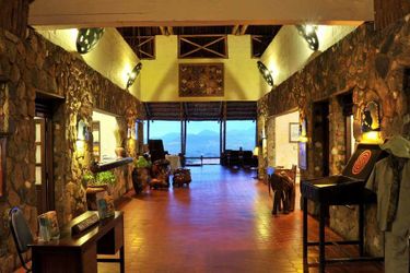 Hotel Kilaguni Lodge:  TSAVO WEST N.PARK