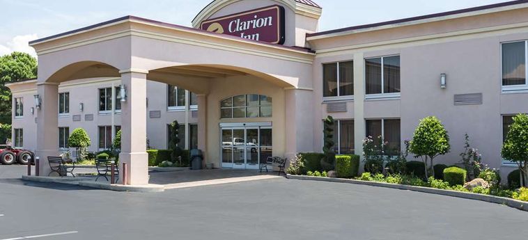 Hotel CLARION INN AND SUMMIT CENTER
