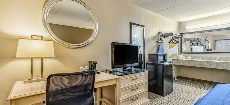 Hotel Rodeway Inn & Suites:  TUPELO (MS)