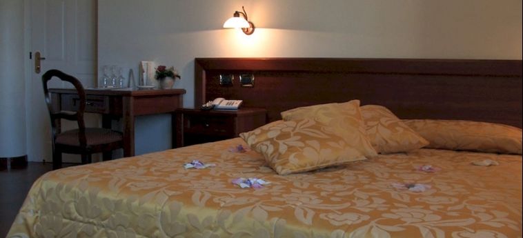 Hotel Regis Resort:  TURRIVALIGNANI - PESCARA