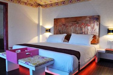 Hotel Raasleela Luxury Camp:  UDAIPUR