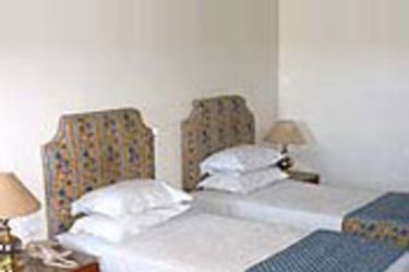 Hotel Hiltop Palace:  UDAIPUR