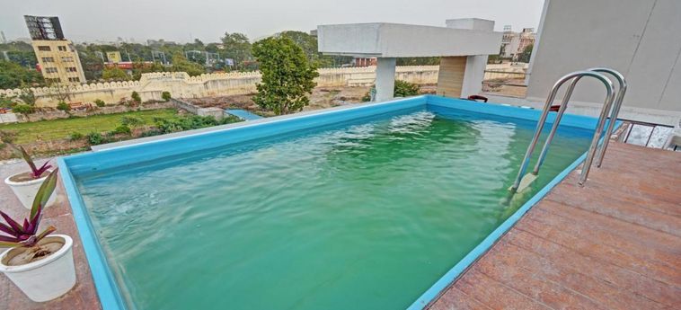 Hotel Treebo Trend Le Shelton Railway Station:  UDAIPUR