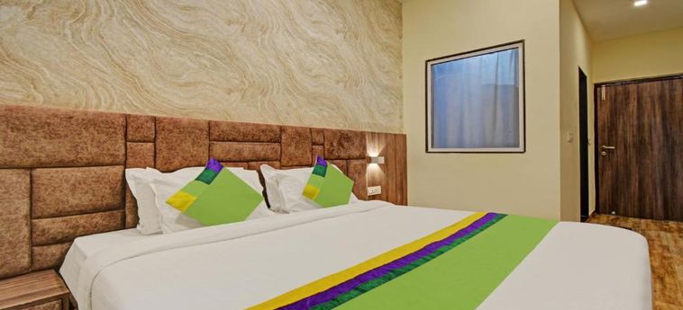 Hotel Treebo Trend Le Shelton Railway Station:  UDAIPUR