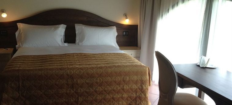 Hotel Cascina Canova:  UGGIATE TREVANO - COMO