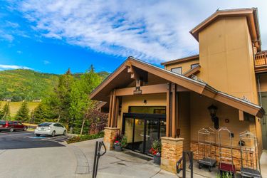 Hotel Aspen At Streamside By Vri Americas Vail (Co): Photo 