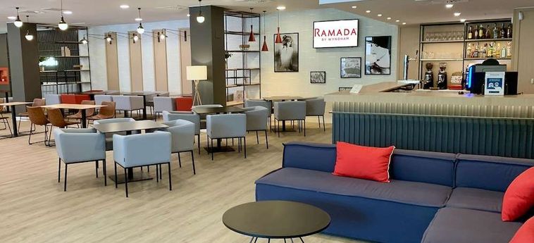 Hotel Ramada By Wyndham Valencia Almussafes Valence : Photo 