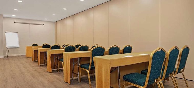 Hotel Ramada By Wyndham Valencia Almussafes Valence : Photo 