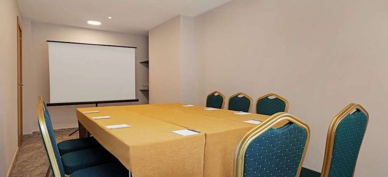 Hotel Ramada By Wyndham Valencia Almussafes Valence : Photo 