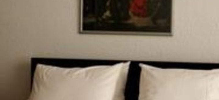 Hotel Cadarso Bed & Breakfast:  VALENCIA