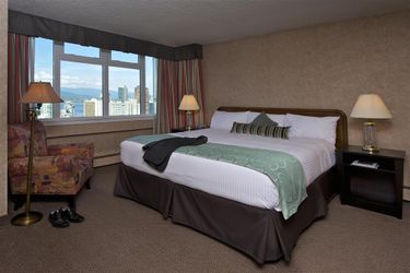 Coast Plaza Hotel & Suites:  VANCOUVER