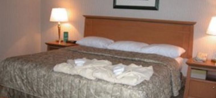 Holiday Inn Hotel & Suites North Vancouver:  VANCOUVER