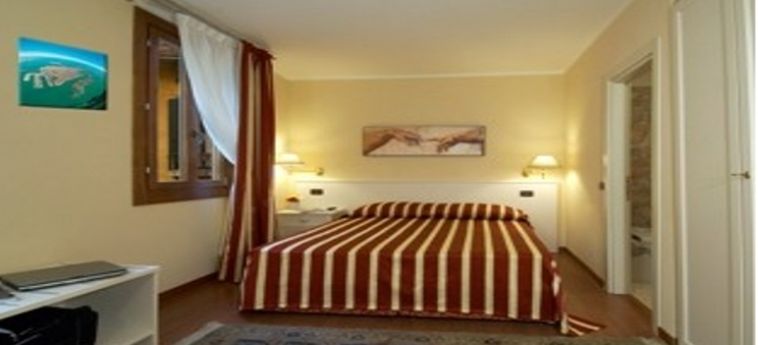 Hotel Venice Resorts:  VENECIA