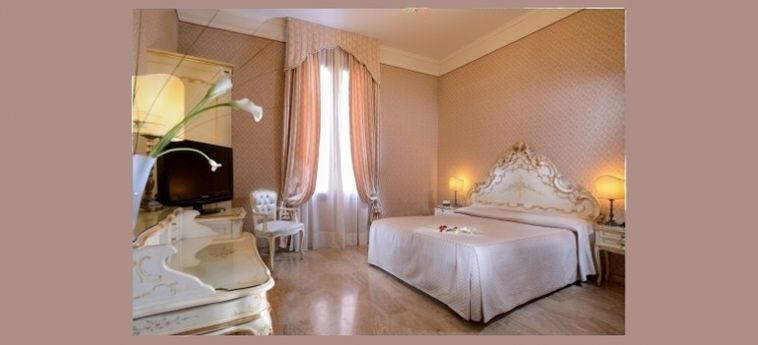 Hotel Canaletto:  VENECIA